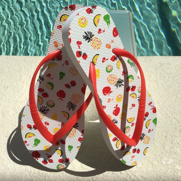 NEW! GAP White & Red Fruit Bowl Flip Flops Beach Sandals Unisex Cruise Swim Pool - Picture 8 of 16